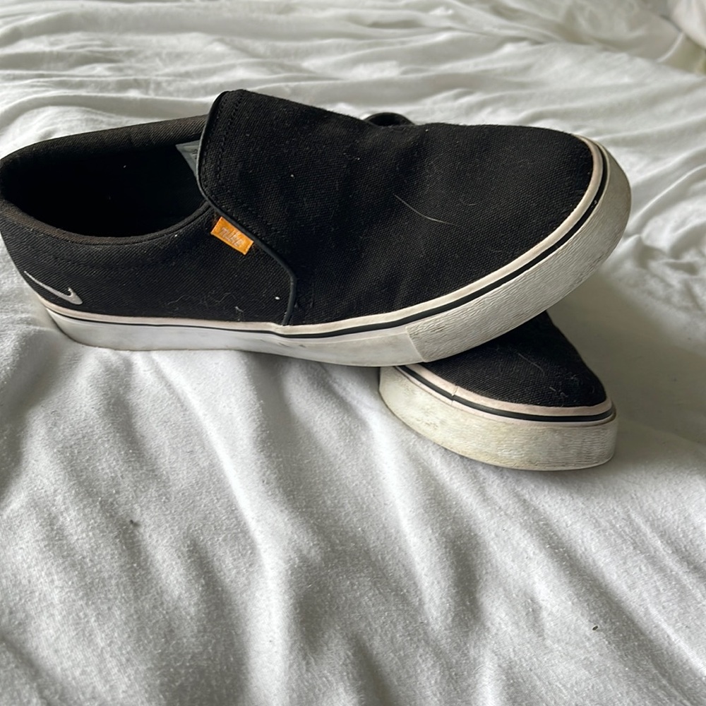 Nike slip on shoes